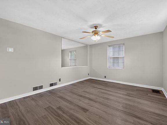 4th image of 204 Sharon Park Dr