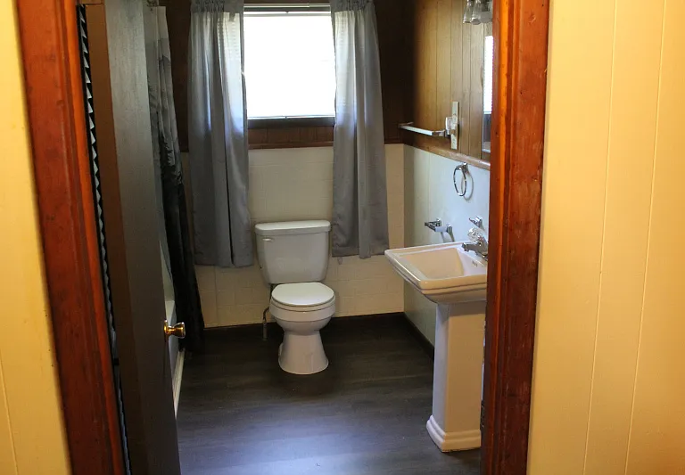 952 White Ave — Photo 7