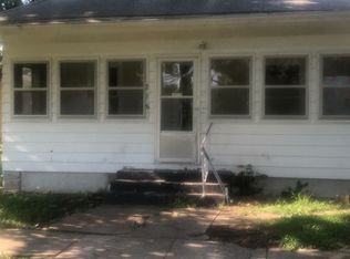 218 W South 1st St, Stewardson, IL 62463
