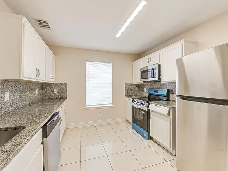 7322 Parkland Manor Dr — Photo 8