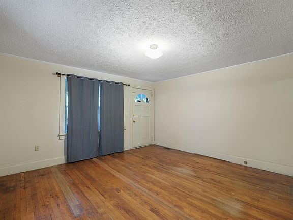 4th image of 931 Seminole Ave