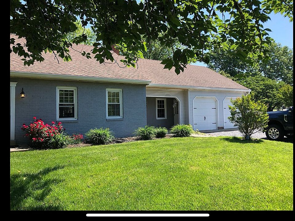 1st image of 135 N Lake Dr