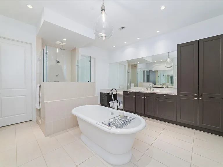 2221 Welch St #201 — Photo 37