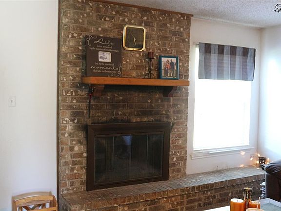 4th image of 4108 Moffett Ave