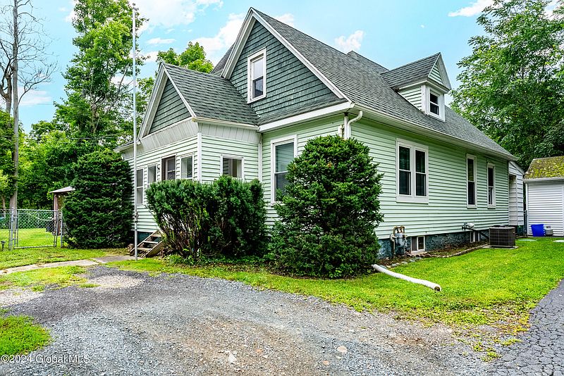 3rd image of 70 Brunswick Road