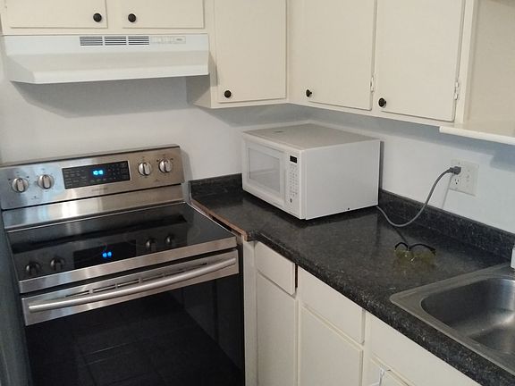 5th image of 227-175 County Road B2 E APT 227