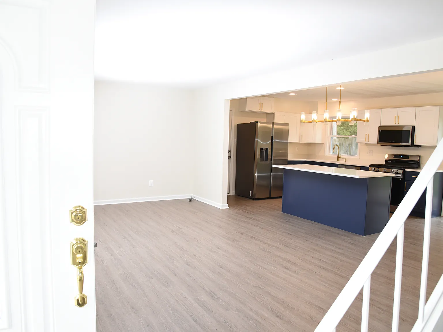 4 bed, 1581 sqft, $2,695 — Photo 2