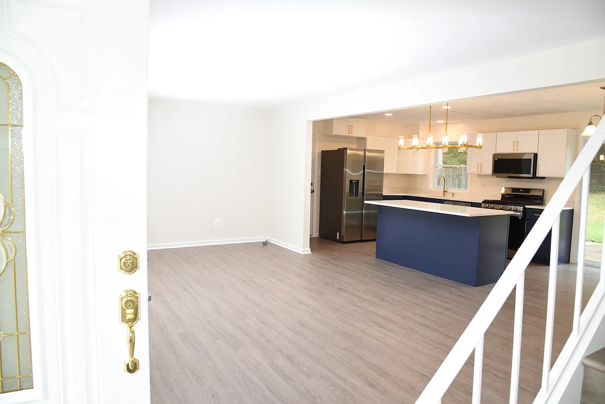 Building Photo - 303 Rivermont Dr