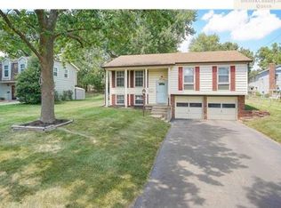 9708 W 89th Ter, Overland Park, KS 66212