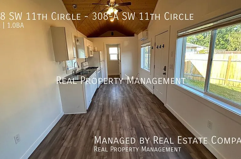 308 SW 11th Cir #A — Photo 11