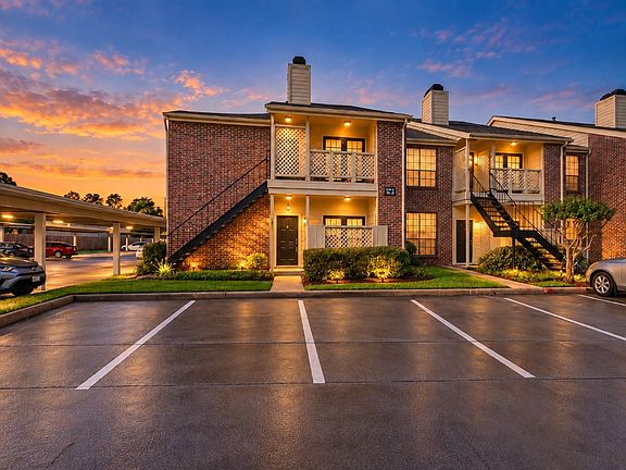 2nd image of 2121 El Paseo St APT 1807