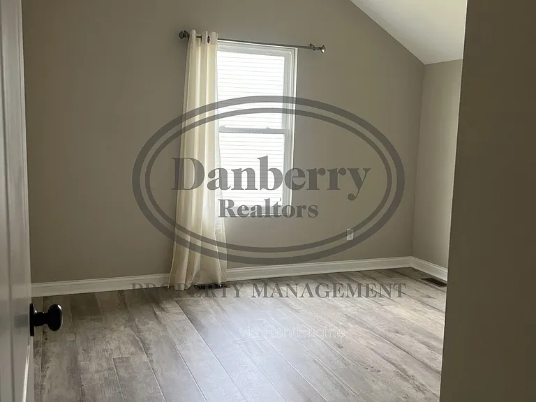 8914 Red Hawk Ct — Photo 6