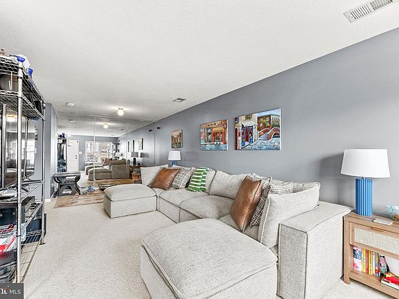 4th image of 46351 Columbus Dr #203