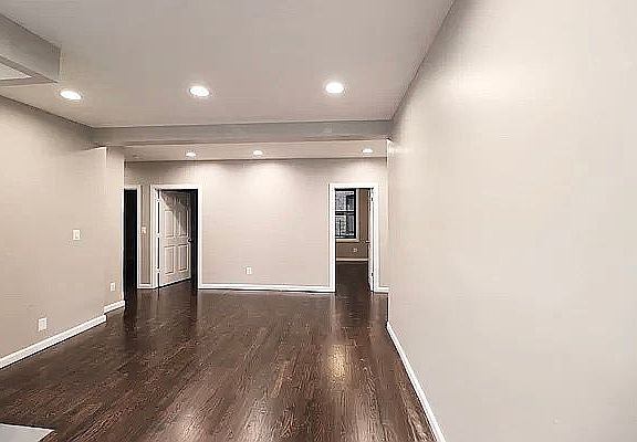 5th image of 215 E 164th St APT 4S