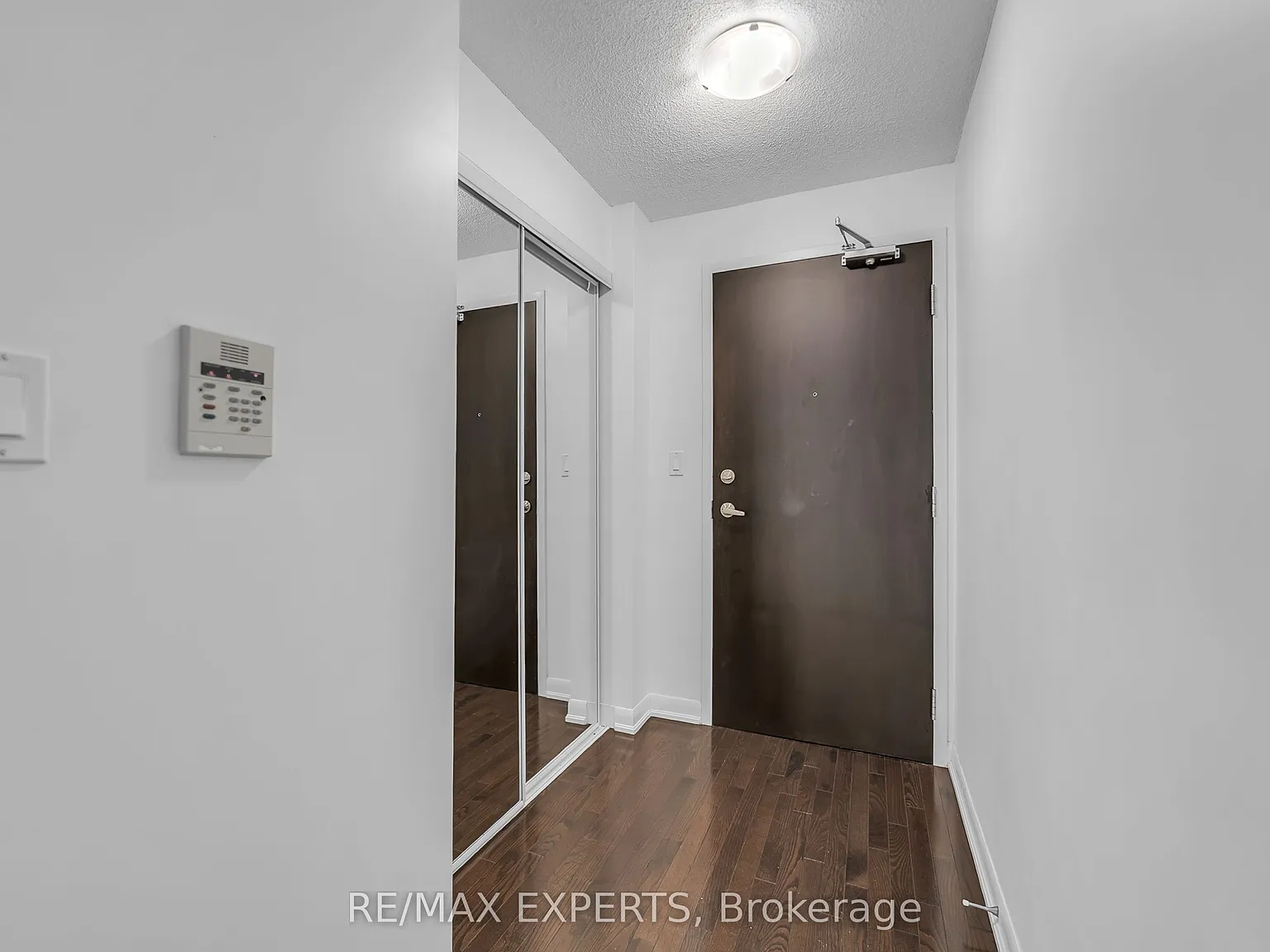 2 bed, $2,600 — Photo 4