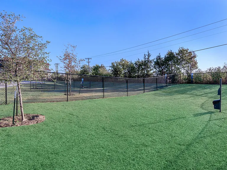 Campus Apartments — Photo 2
