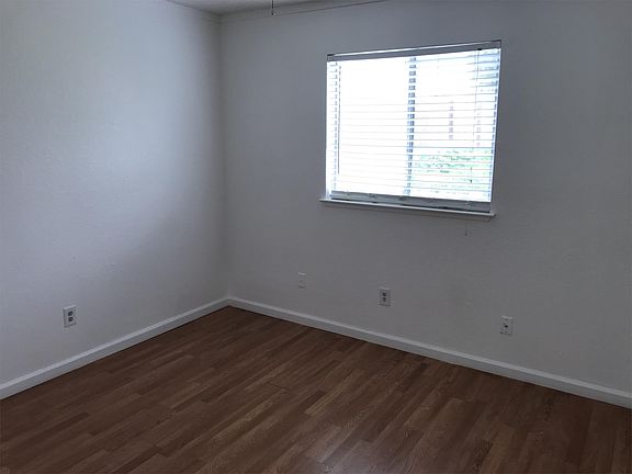 5th image of 19731 Wheaton Dr