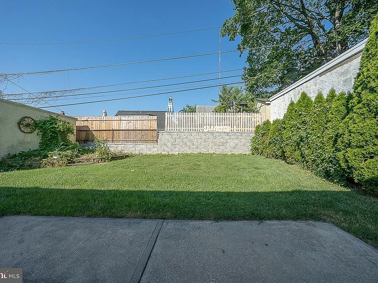 6950 Fowler St — Photo 21