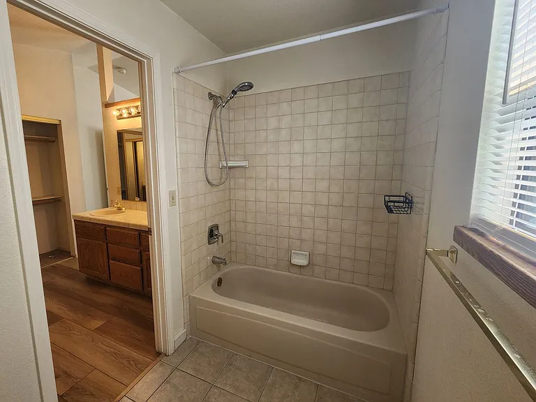1007 Shadow Ln — Photo 20
