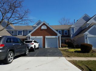 277 University Ln, Elk Grove Village, IL 60007