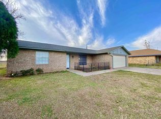 1713 SE Jarman Ave, Lawton, OK 73501