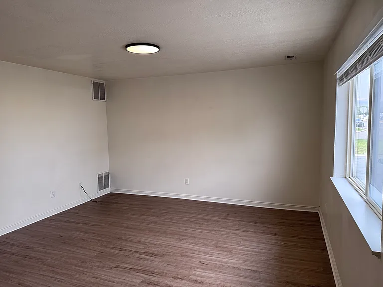 2455 W 450 N #3 — Photo 2