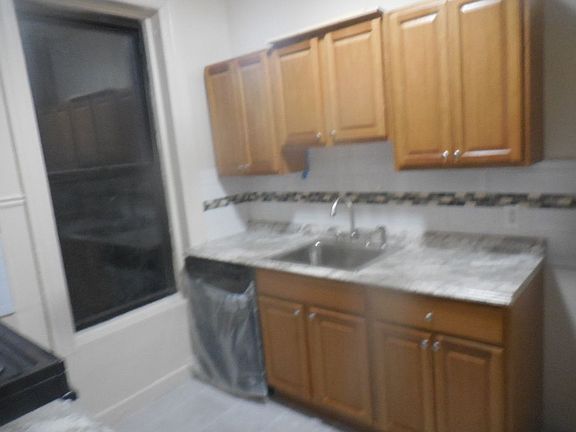 5th image of 1293 Dean St APT 8