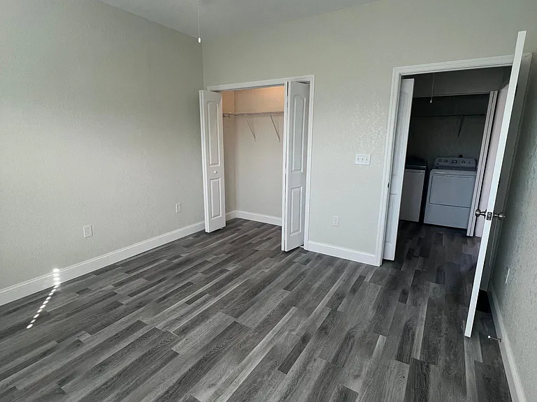 47 25th St SE — Photo 13