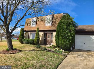 913 Spring Garden Ln, Virginia Beach, VA 23452