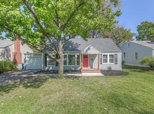 2014 W 72nd St, Prairie Village, KS 66208