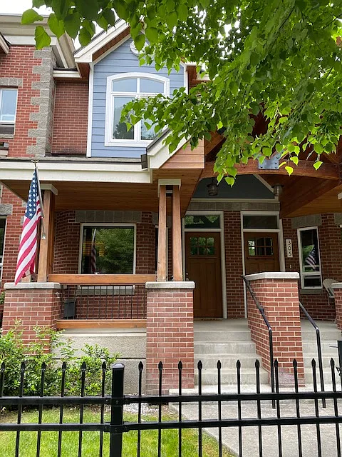 2 bed, 1300 sqft, $2,500 — Photo 1