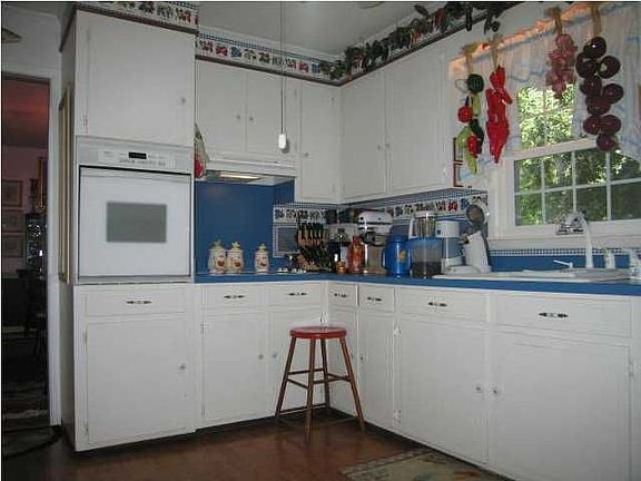 5th image of 104 Beacon Hill Ln
