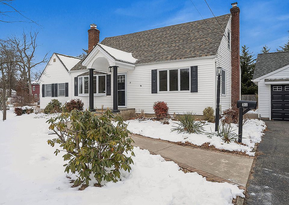 1st image of 31 Wildwood Ln