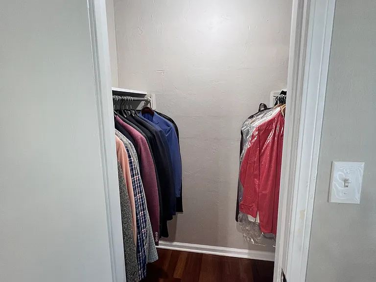 2949 Shamrock St N — Photo 10