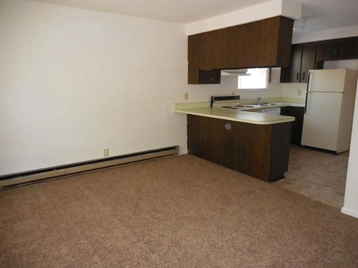 Paradise Hill Road-1602 — Photo 3