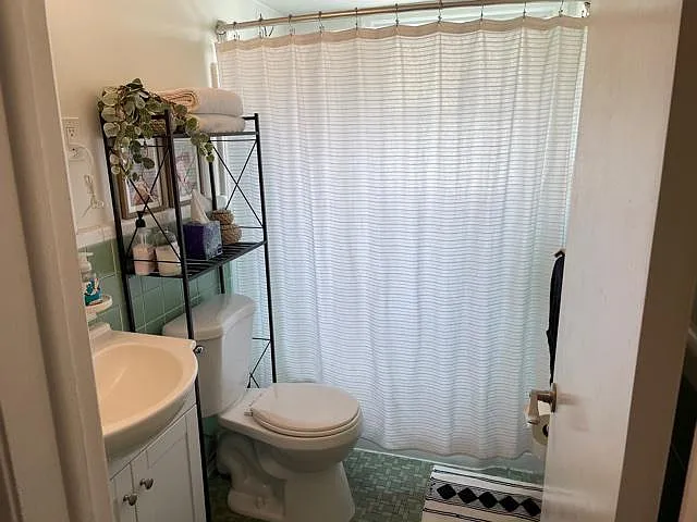 720 Louis Ave — Photo 8