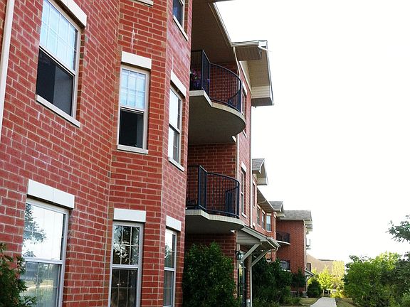 2nd image of 7250 W 157th St Unit 204