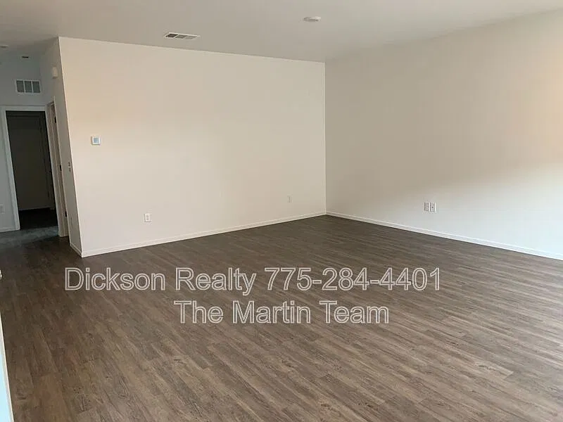 4 bed, 3.0 bath, 1895 sqft, $2,450 — Photo 2