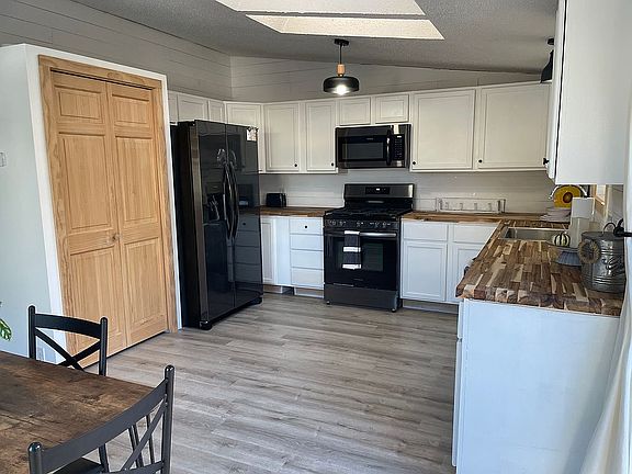 5th image of 7319 White Swan Ln