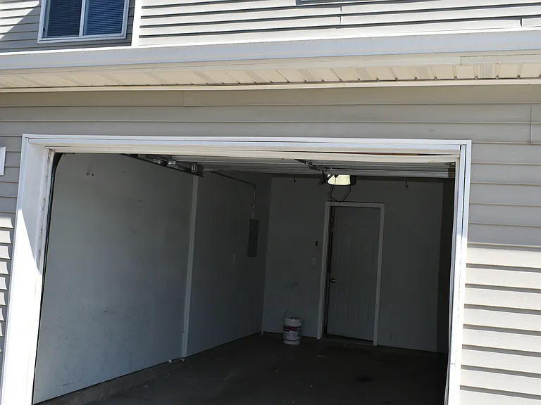 2712 N Fox Rd — Photo 2