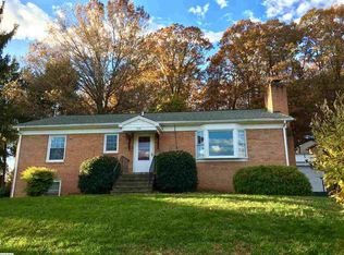 914 Grove Ln, Staunton, VA 24401