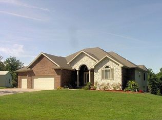 23499 Redwing Ln, Lebanon, MO 65536