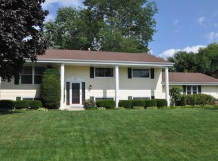 5511 Gallant Fox Ln, Racine, WI 53402