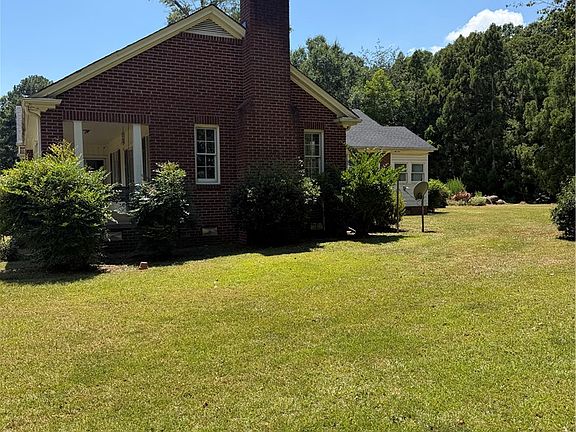 3rd image of 715 Concord Rd