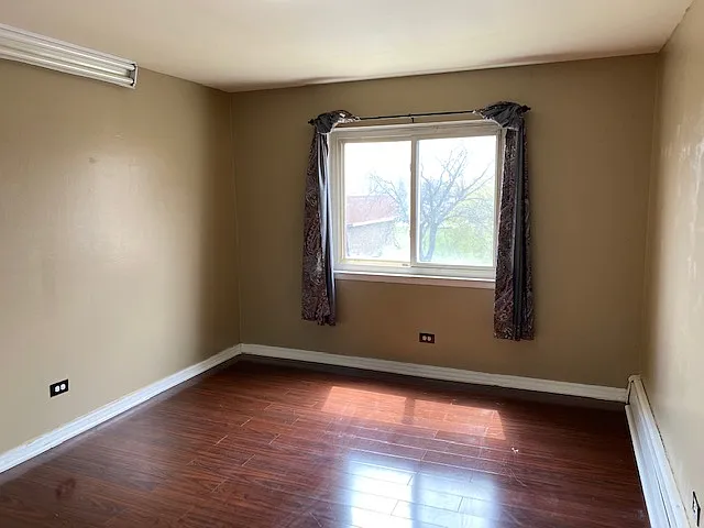 1175 Valley Ln #303 — Photo 5