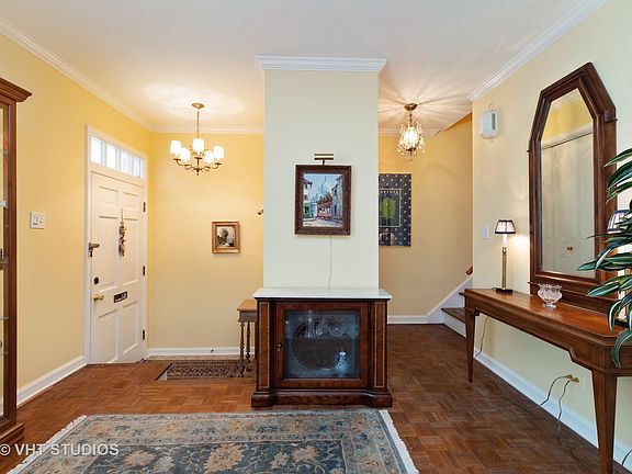 2nd image of 1922 Wilmette Ave Unit A