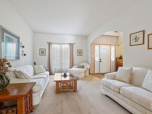 5th image of 22749 Stanford Dr