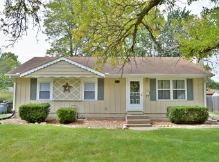 2512 Holly Dr, Bettendorf, IA 52722