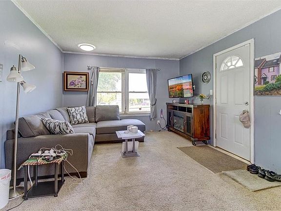 5th image of 1046 E Smith Ave