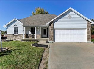 508 Andrew Ct, Gower, MO 64454